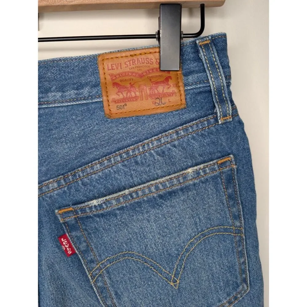 Levi's 501 High Rise Button Fly Distressed Shorts in Drive Me Crazy Size 26